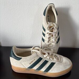 Adidas Gazelle NWT (Size US MEN 4.5 - US WOMEN 5.5)